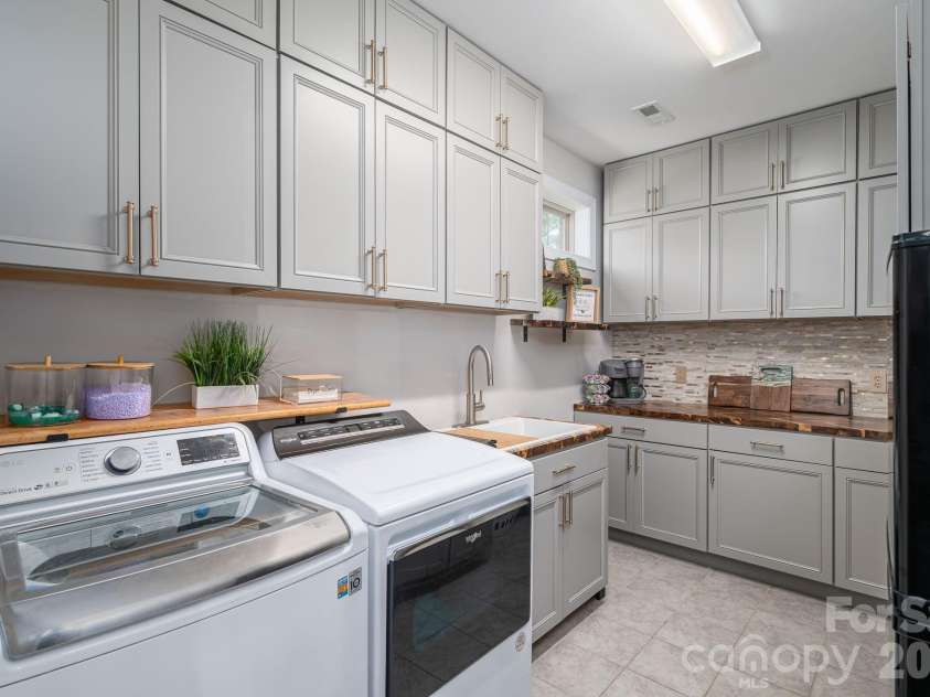 5228 Courtyard Lane, Belmont, NC 28012.  MLS# CAR4414092, YatesRealty ID 24533. 