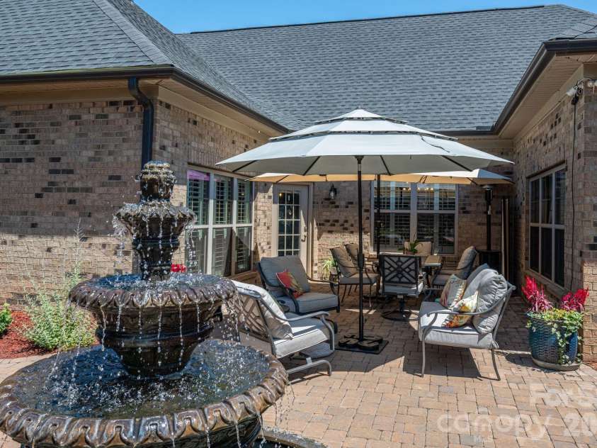 5228 Courtyard Lane, Belmont, NC 28012.  MLS# CAR4414092, YatesRealty ID 24533. 