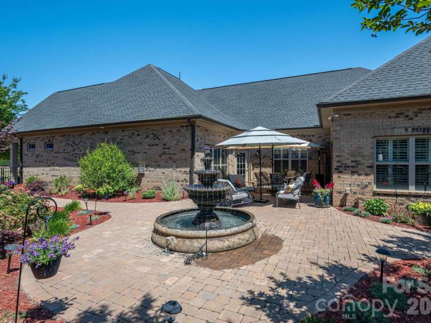 5228 Courtyard Lane, Belmont, NC 28012.  MLS# CAR4414092, YatesRealty ID 24533. 