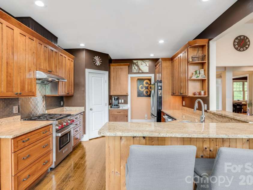 1659 High Rock Acres Drive, Black Mountain, NC 28711.  MLS# CAR4380378, YatesRealty ID 24534. Beautiful Kitchen with High End Appliances 