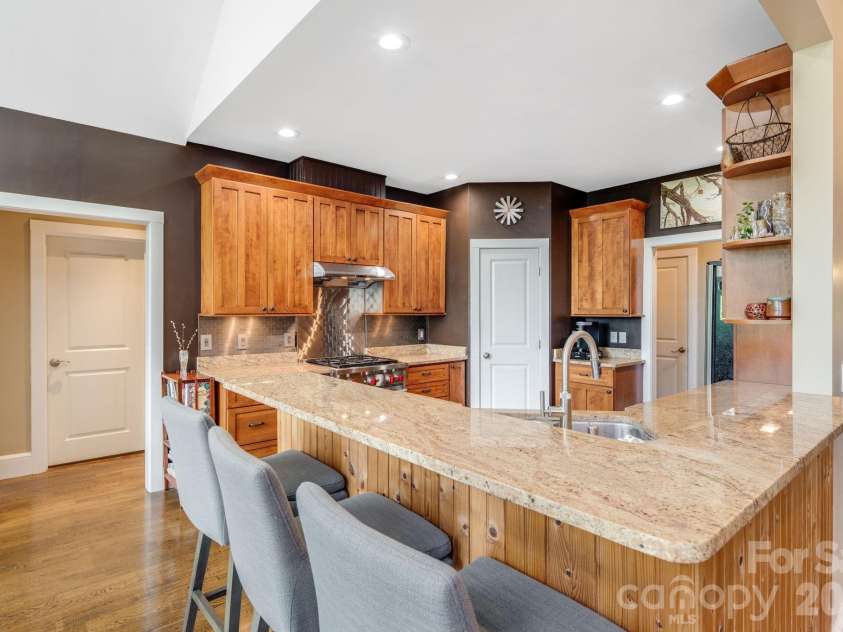 1659 High Rock Acres Drive, Black Mountain, NC 28711.  MLS# CAR4380378, YatesRealty ID 24534. Breakfast Bar 