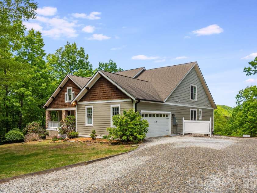 1659 High Rock Acres Drive, Black Mountain, NC 28711.  MLS# CAR4380378, YatesRealty ID 24534. Double Garage 