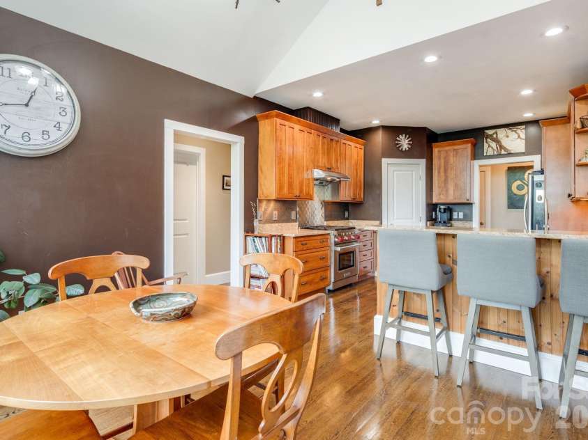 1659 High Rock Acres Drive, Black Mountain, NC 28711.  MLS# CAR4380378, YatesRealty ID 24534. Eat-In Kitchen 