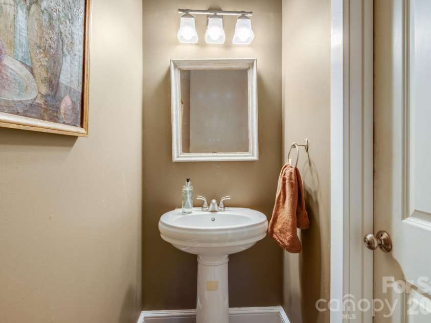 1659 High Rock Acres Drive, Black Mountain, NC 28711.  MLS# CAR4380378, YatesRealty ID 24534. Hall Half Bath 