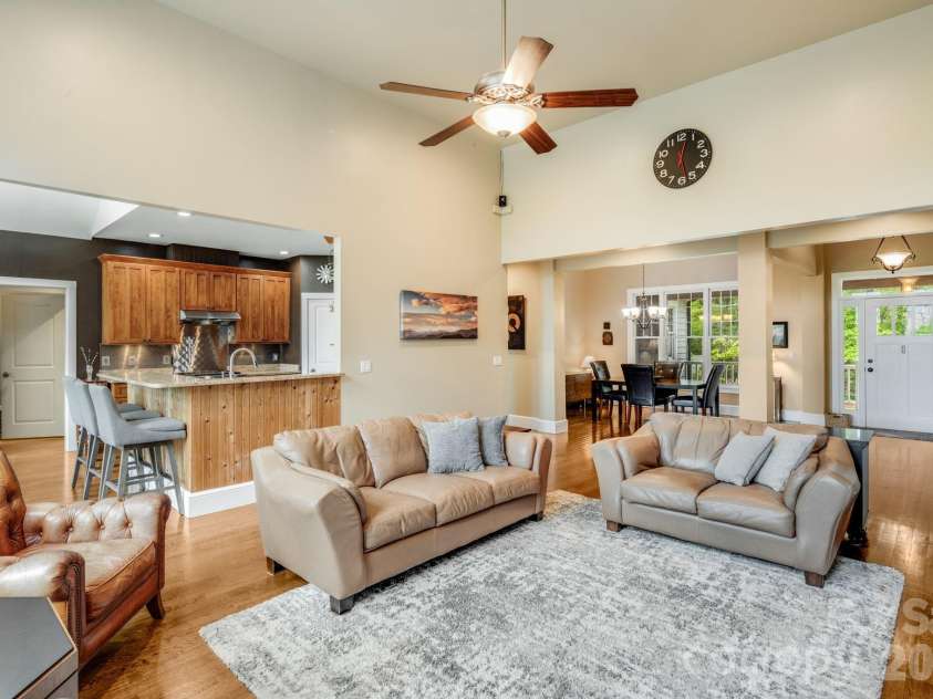 1659 High Rock Acres Drive, Black Mountain, NC 28711.  MLS# CAR4380378, YatesRealty ID 24534. Open Concept 
