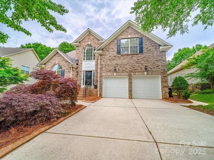 404 Basingdon Court, Waxhaw, NC 28173.  MLS# CAR4251685, YatesRealty ID 24534. 