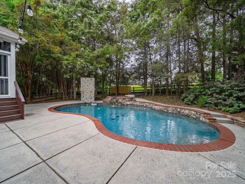 404 Basingdon Court, Waxhaw, NC 28173.  MLS# CAR4251685, YatesRealty ID 24534. 