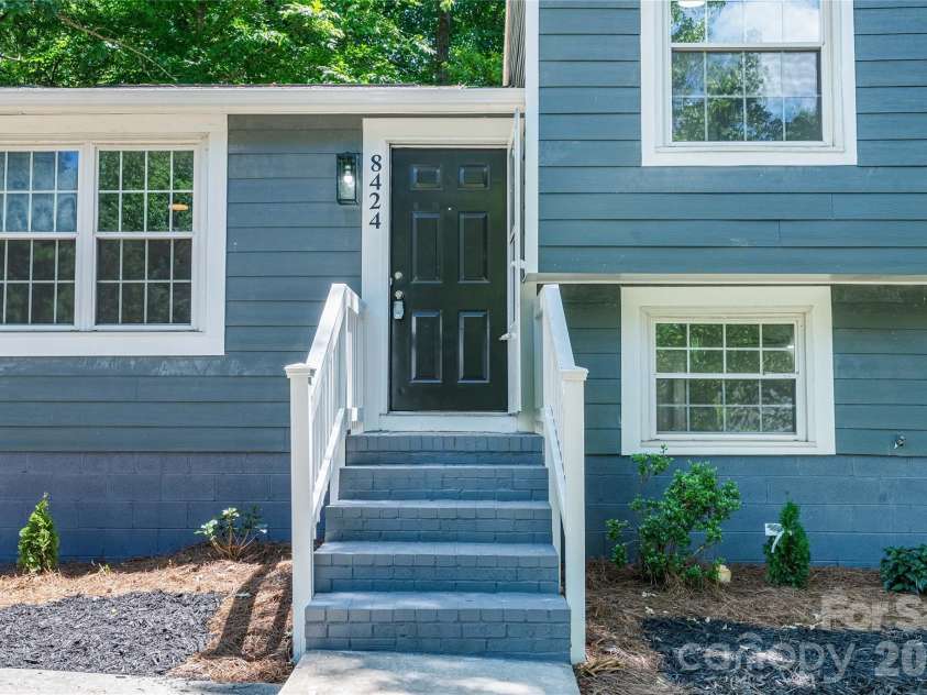8424 Othello Place, Charlotte, NC 28227.  MLS# CAR4383400, YatesRealty ID 24535. 