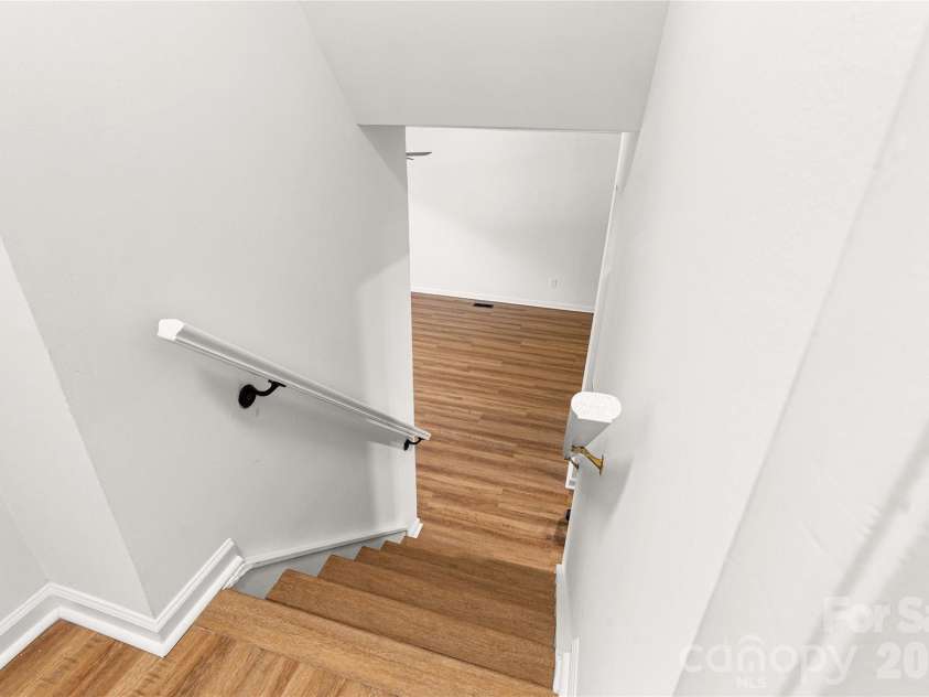 8424 Othello Place, Charlotte, NC 28227.  MLS# CAR4383400, YatesRealty ID 24535. 