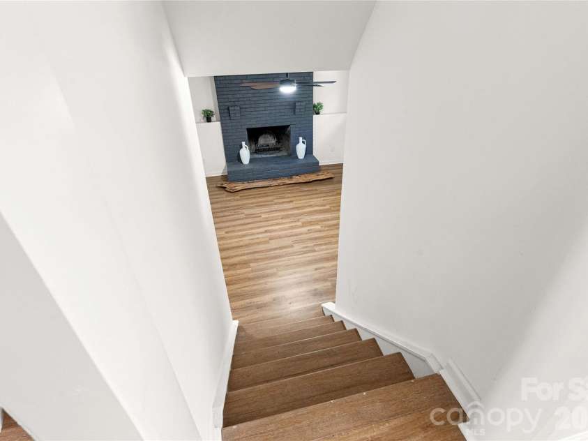 8424 Othello Place, Charlotte, NC 28227.  MLS# CAR4423888, YatesRealty ID 24535. 