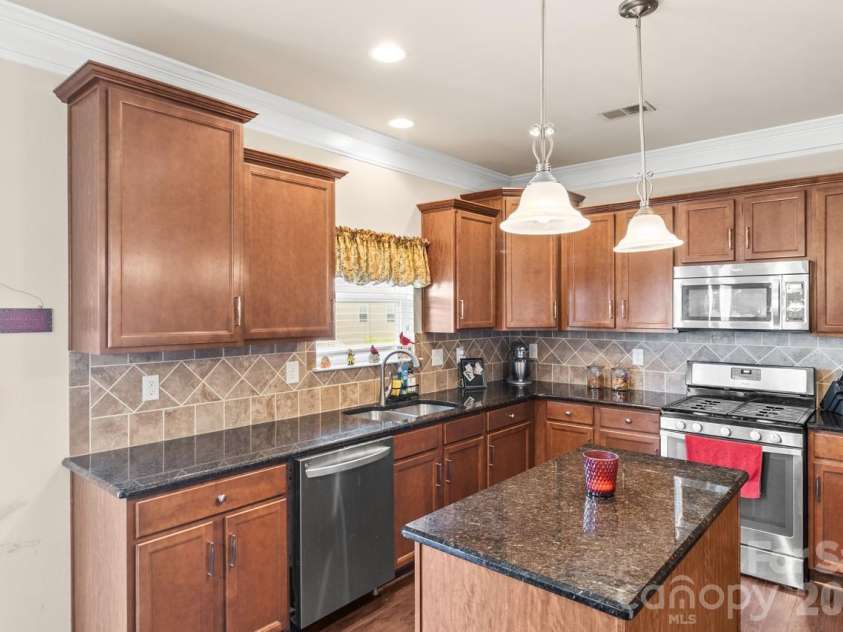 151 Millen Drive, Mooresville, NC 28115.  MLS# CAR4382866, YatesRealty ID 24537. Kitchen