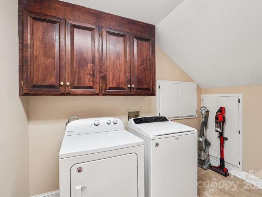 207 Spaniel Drive, Concord, NC 28025.  MLS# CAR4267975, YatesRealty ID 24537. 