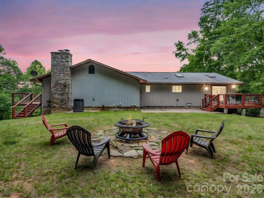 656 Cashiers Valley Road, Brevard, NC 28712.  MLS# CAR4382914, YatesRealty ID 24538. 