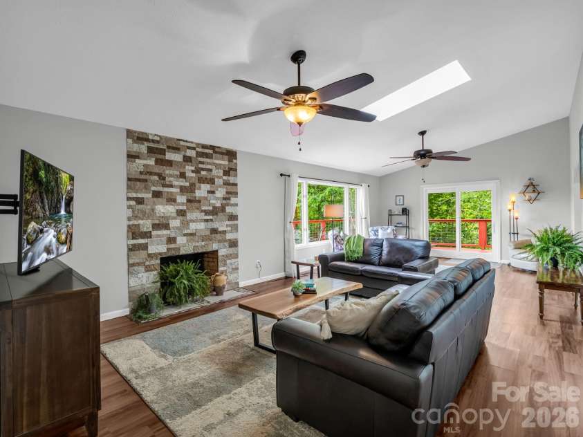656 Cashiers Valley Road, Brevard, NC 28712.  MLS# CAR4382914, YatesRealty ID 24538. 