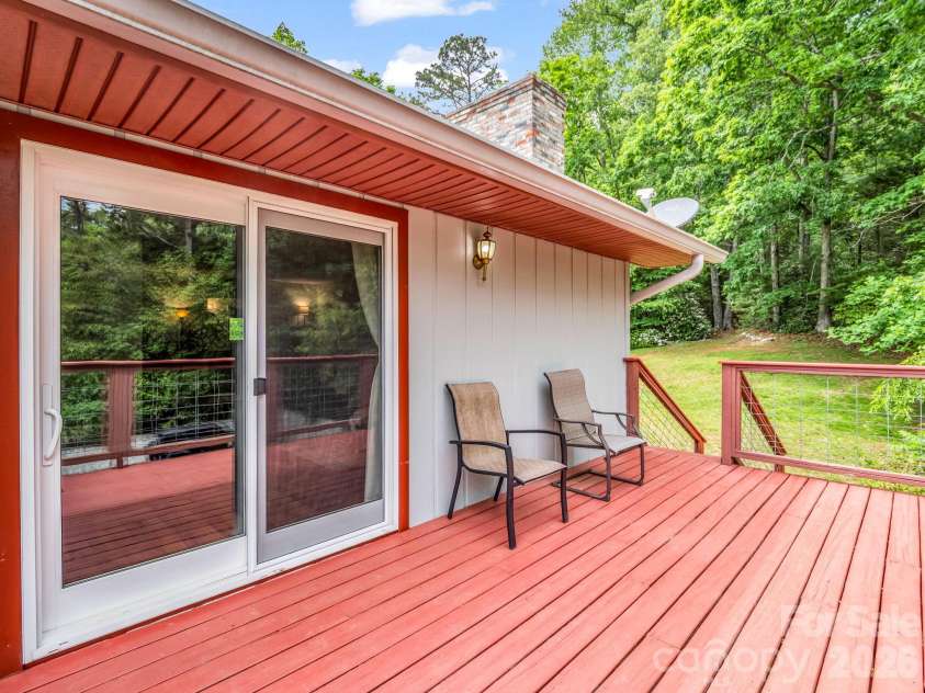 656 Cashiers Valley Road, Brevard, NC 28712.  MLS# CAR4382914, YatesRealty ID 24538. 