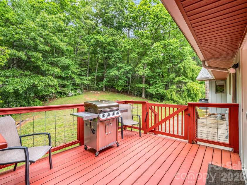 656 Cashiers Valley Road, Brevard, NC 28712.  MLS# CAR4382914, YatesRealty ID 24538. 