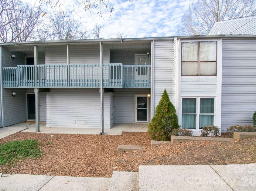 11042 Harrowfield Road, Charlotte, NC 28226.  MLS# CAR4330672, YatesRealty ID 2454. 