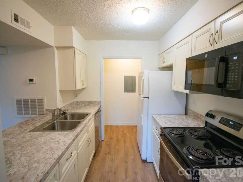 11042 Harrowfield Road, Charlotte, NC 28226.  MLS# CAR4330672, YatesRealty ID 2454. 