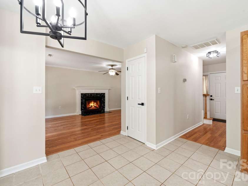5226 Rockwood Road, Charlotte, NC 28216.  MLS# CAR4403218, YatesRealty ID 24541. 