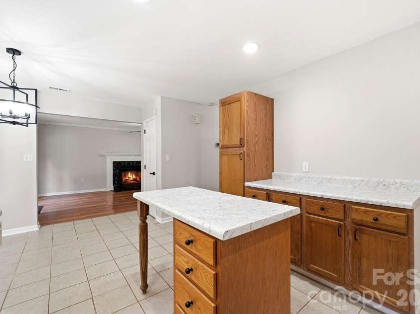5226 Rockwood Road, Charlotte, NC 28216.  MLS# CAR4403218, YatesRealty ID 24541. 