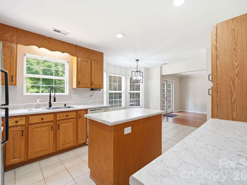 5226 Rockwood Road, Charlotte, NC 28216.  MLS# CAR4403218, YatesRealty ID 24541. 