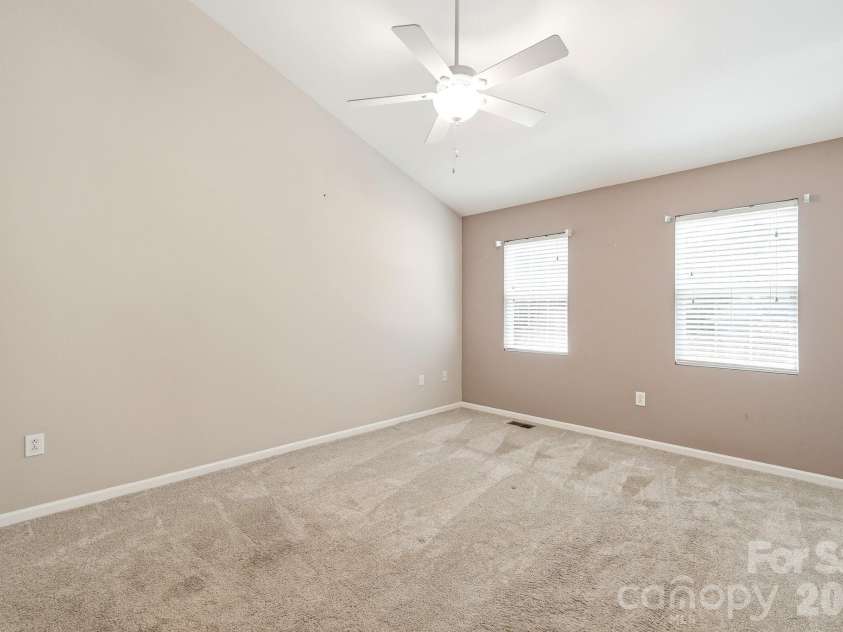 5226 Rockwood Road, Charlotte, NC 28216.  MLS# CAR4403218, YatesRealty ID 24541. 