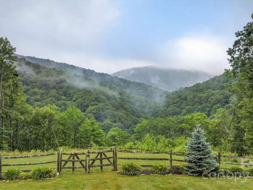 904 Bryan Hollow Road, Boone, NC 28607.  MLS# CAR4278936, YatesRealty ID 24541. 