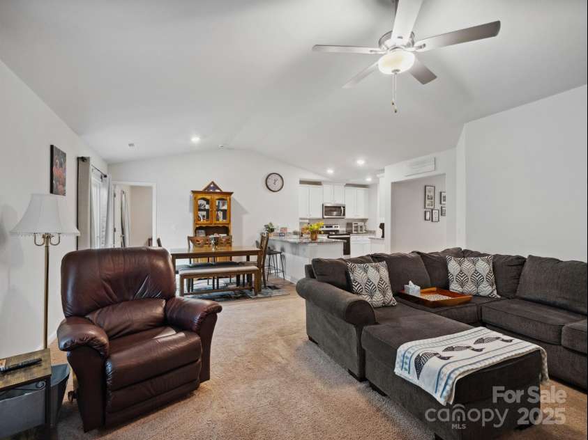 584 Lamorak Place, Richburg, SC 29729.  MLS# CAR4254414, YatesRealty ID 24542. 