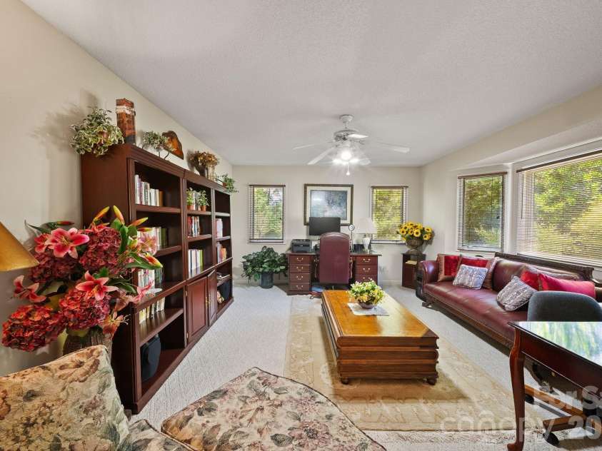 16 Zachary Ridge Road, Asheville, NC 28804.  MLS# CAR4376001, YatesRealty ID 24544. 