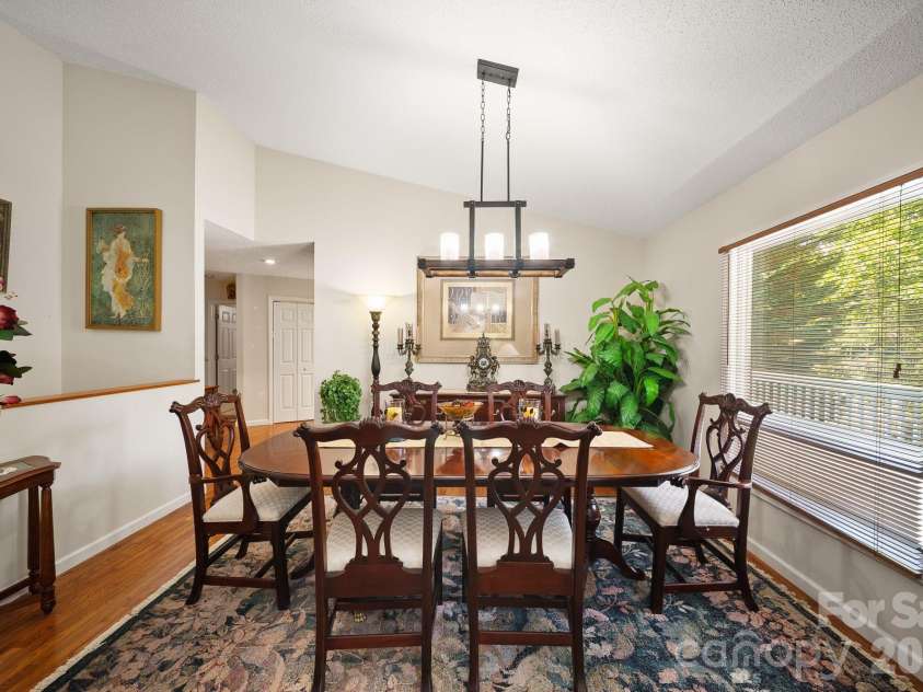 16 Zachary Ridge Road, Asheville, NC 28804.  MLS# CAR4376001, YatesRealty ID 24544. 