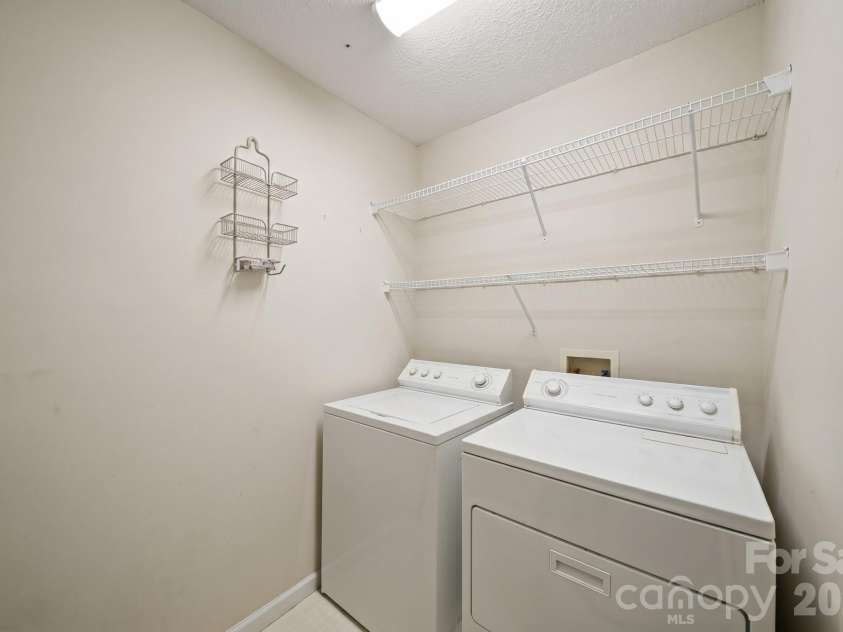 16 Zachary Ridge Road, Asheville, NC 28804.  MLS# CAR4376001, YatesRealty ID 24544. 