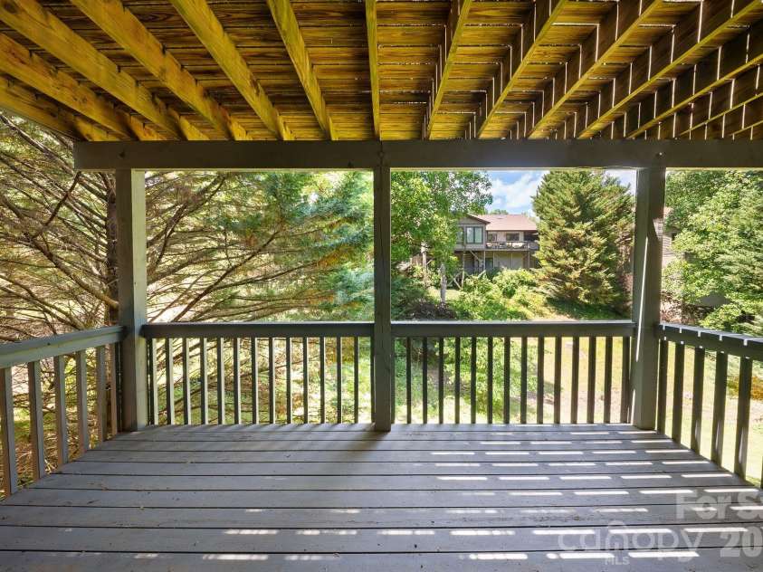 16 Zachary Ridge Road, Asheville, NC 28804.  MLS# CAR4376001, YatesRealty ID 24544. 