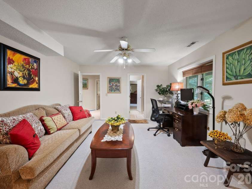 16 Zachary Ridge Road, Asheville, NC 28804.  MLS# CAR4376001, YatesRealty ID 24544. 