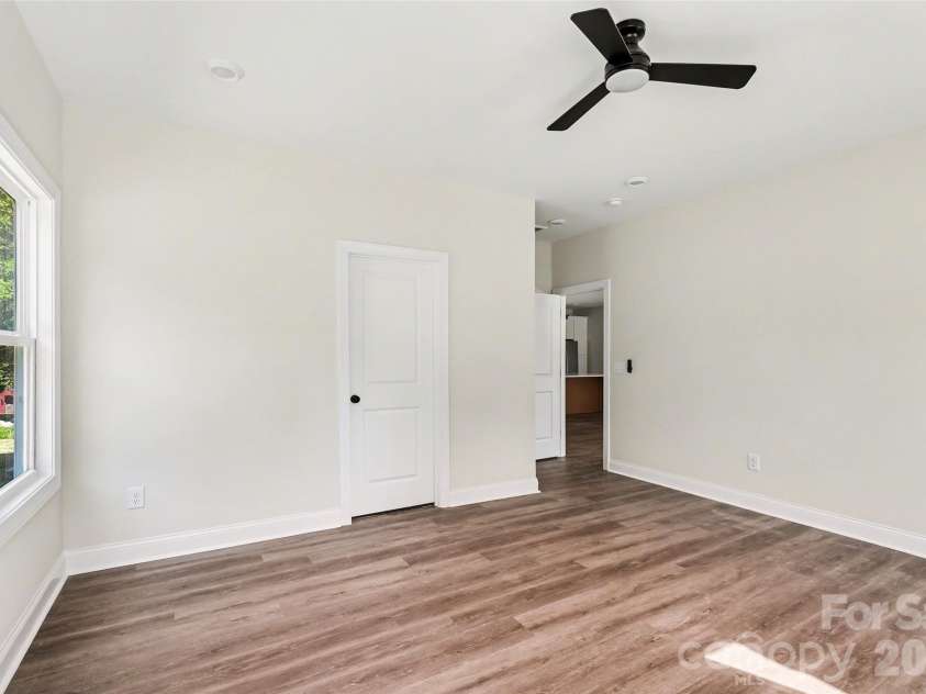 1452 Robinwood Road, Gastonia, NC 28054.  MLS# CAR4366312, YatesRealty ID 24545. 