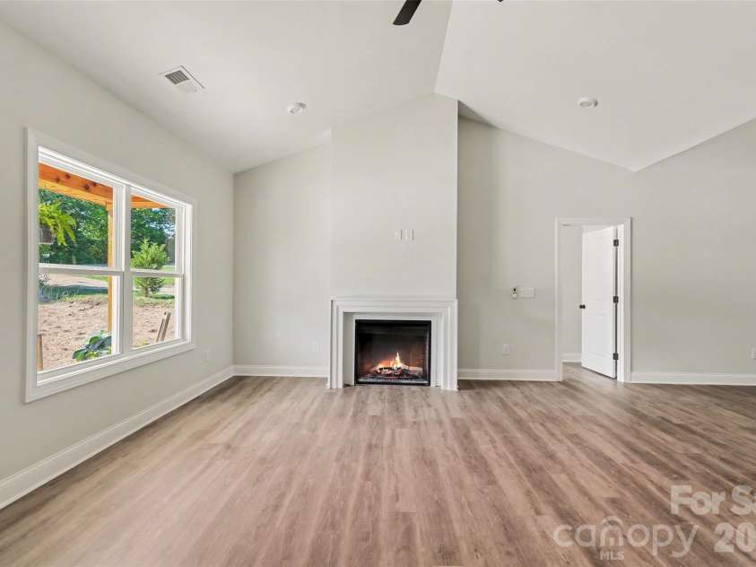 1452 Robinwood Road, Gastonia, NC 28054.  MLS# CAR4366312, YatesRealty ID 24545. Open concept