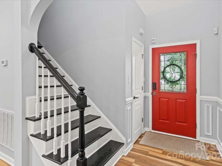 2527 Fossil Stone Lane, Fort Mill, SC 29708.  MLS# CAR4271300, YatesRealty ID 24545. 