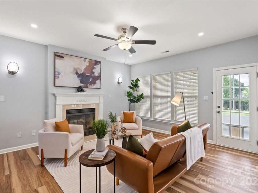 2527 Fossil Stone Lane, Fort Mill, SC 29708.  MLS# CAR4271300, YatesRealty ID 24545. 