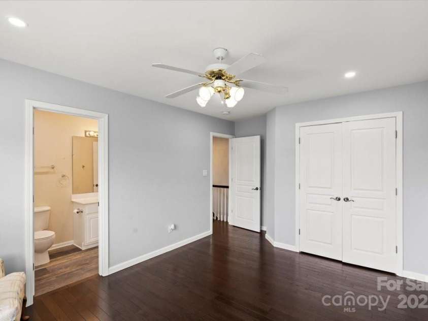 2527 Fossil Stone Lane, Fort Mill, SC 29708.  MLS# CAR4271300, YatesRealty ID 24545. 