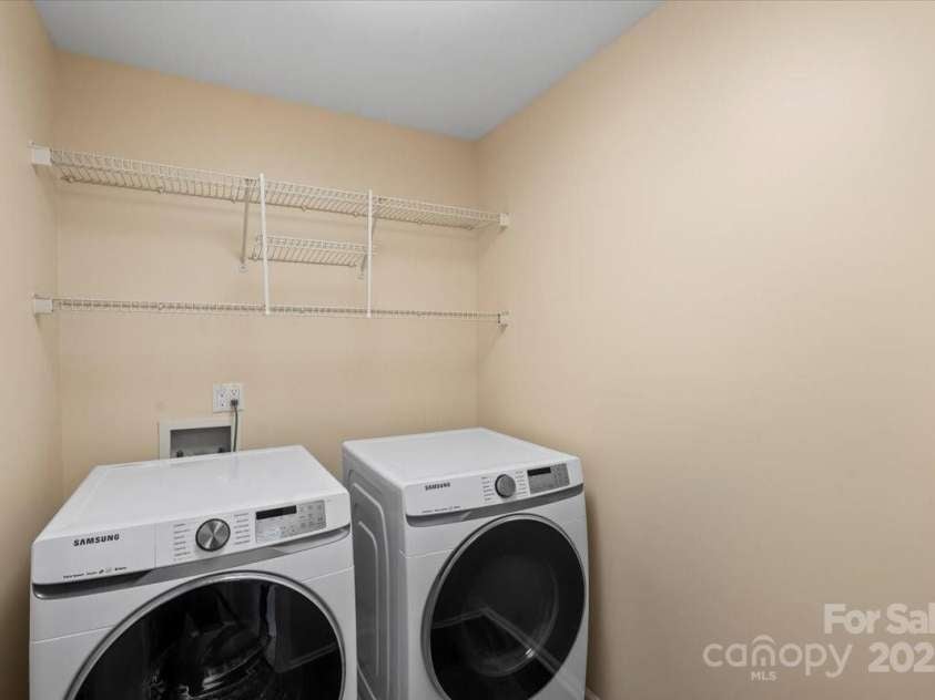 2527 Fossil Stone Lane, Fort Mill, SC 29708.  MLS# CAR4271300, YatesRealty ID 24545. Laundry room