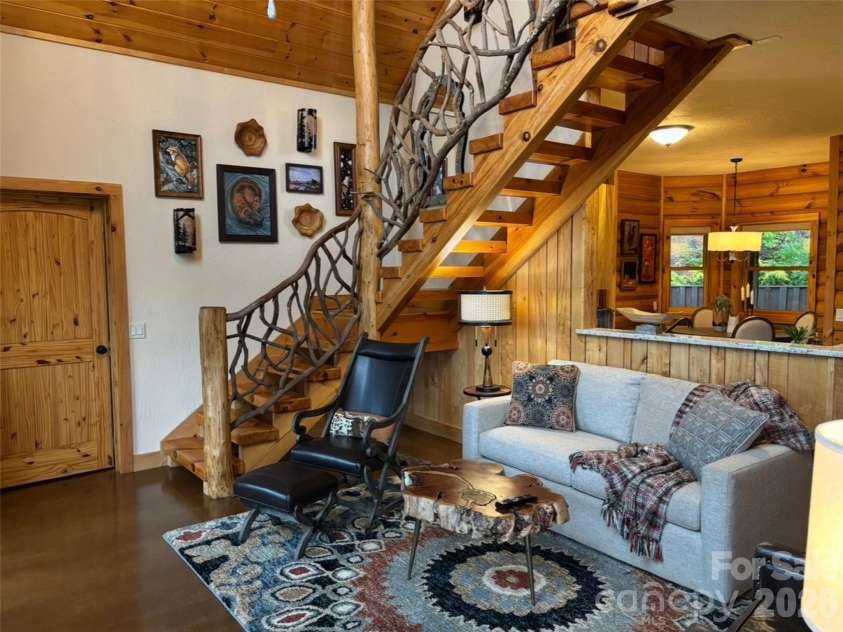 201 Flowering Ridge, Canton, NC 28716.  MLS# CAR4382590, YatesRealty ID 24546. 