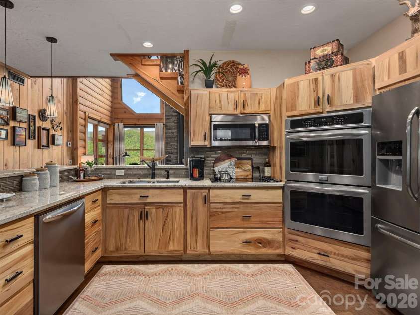 201 Flowering Ridge, Canton, NC 28716.  MLS# CAR4382590, YatesRealty ID 24546. 