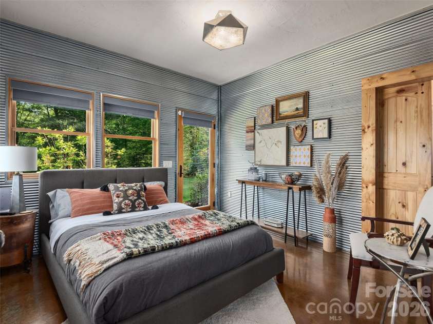 201 Flowering Ridge, Canton, NC 28716.  MLS# CAR4382590, YatesRealty ID 24546. 