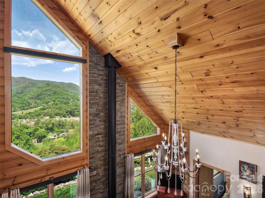 201 Flowering Ridge, Canton, NC 28716.  MLS# CAR4382590, YatesRealty ID 24546. 