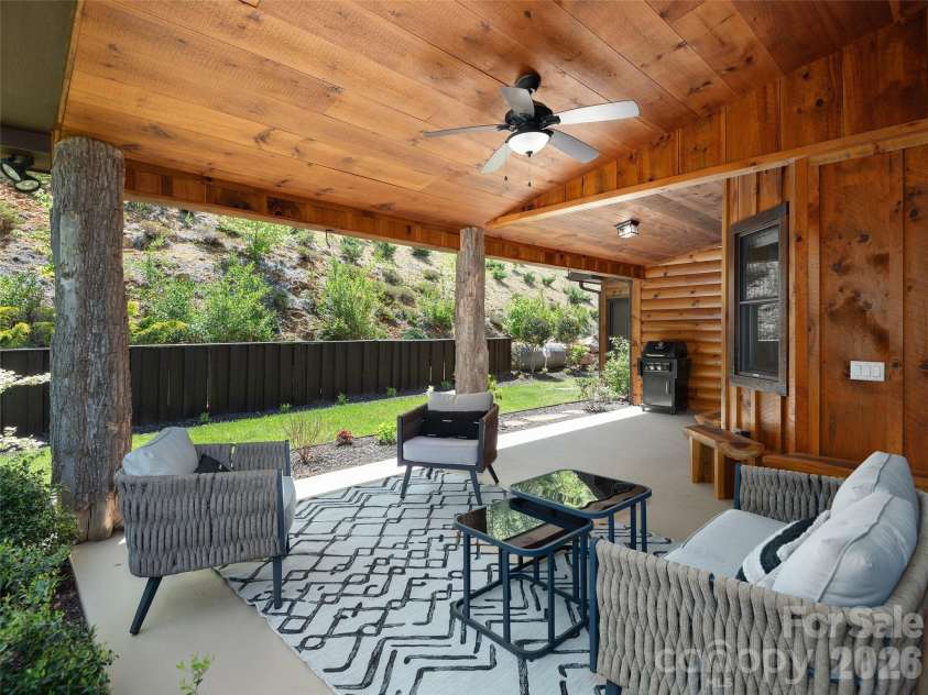 201 Flowering Ridge, Canton, NC 28716.  MLS# CAR4382590, YatesRealty ID 24546. 