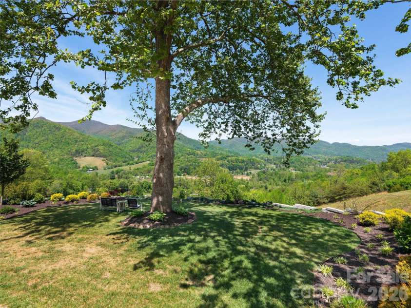 201 Flowering Ridge, Canton, NC 28716.  MLS# CAR4382590, YatesRealty ID 24546. 