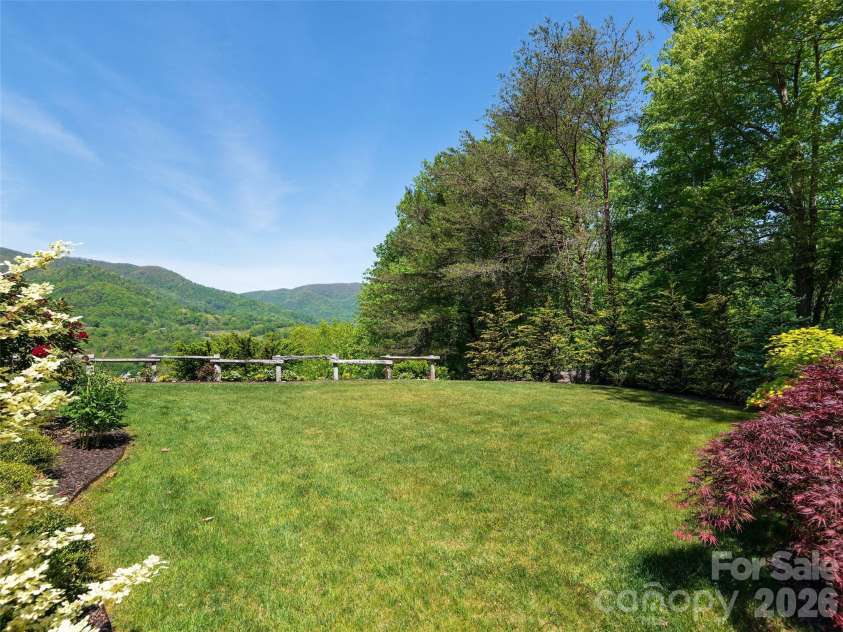 201 Flowering Ridge, Canton, NC 28716.  MLS# CAR4382590, YatesRealty ID 24546. 