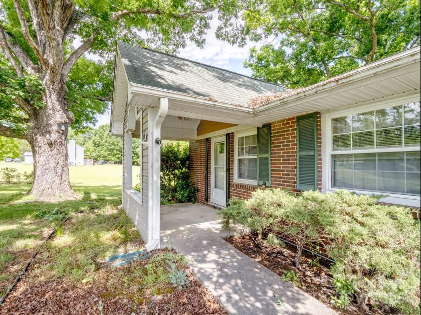 4325 Wolf Pond Road, Monroe, NC 28112.  MLS# CAR4255158, YatesRealty ID 24546. 
