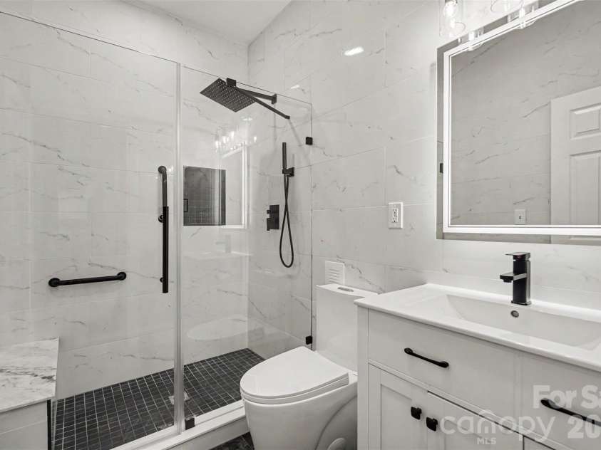 325 Mount Side Way, Fort Mill, SC 29715.  MLS# CAR4418360, YatesRealty ID 24547. Bathroom 3