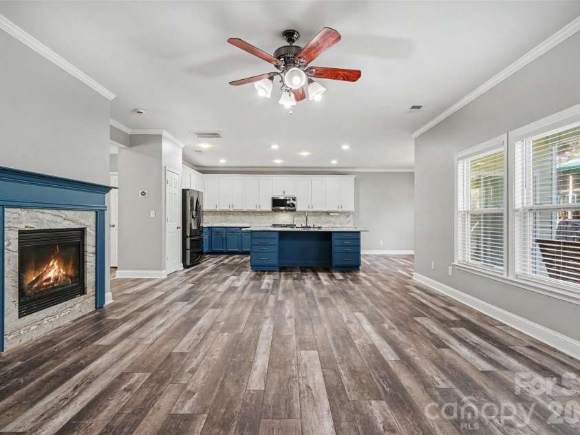 325 Mount Side Way, Fort Mill, SC 29715.  MLS# CAR4418360, YatesRealty ID 24547. Family Room