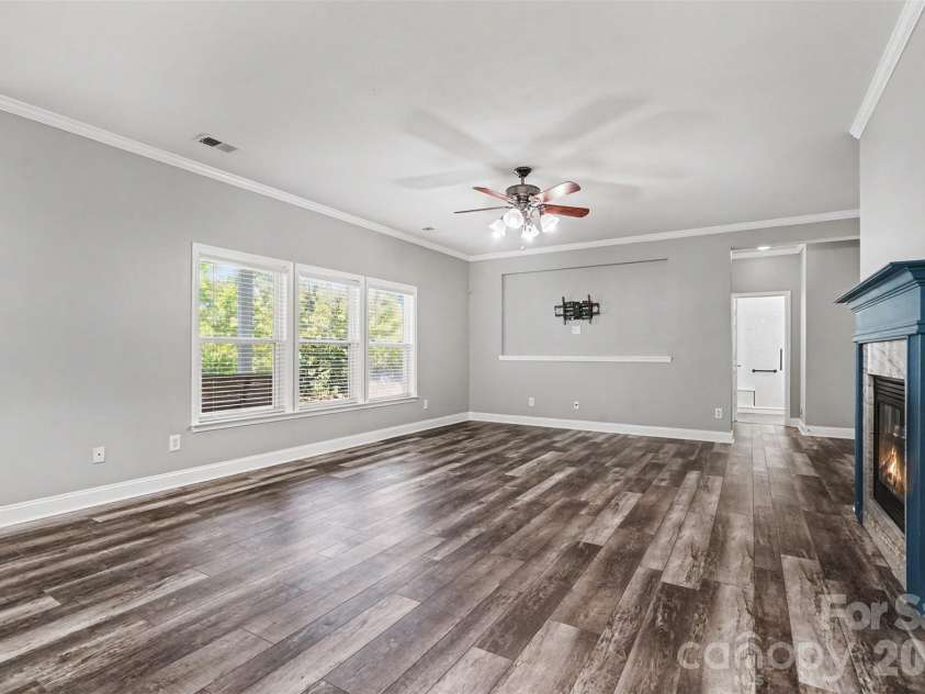 325 Mount Side Way, Fort Mill, SC 29715.  MLS# CAR4418360, YatesRealty ID 24547. Family Room